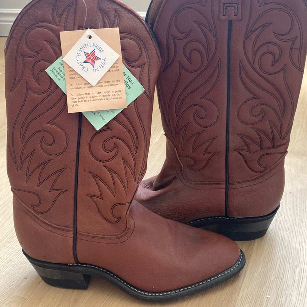 NWT leather cowboy boots